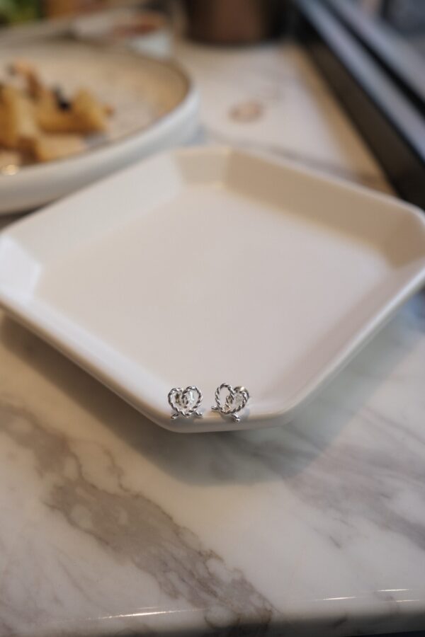 [925silver] Twist Pretzel Earrings 可愛～ - Image 6