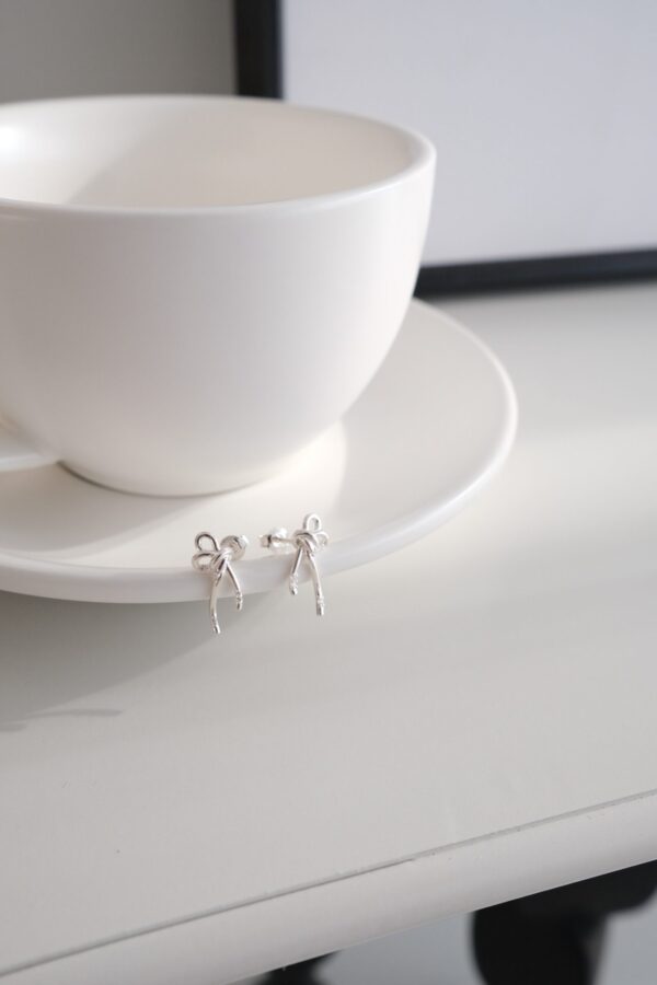 (୨୧) ✧ [925silver] Mini Half-Ribbon Earrings 🎀 (可改耳夾)：圖片 8